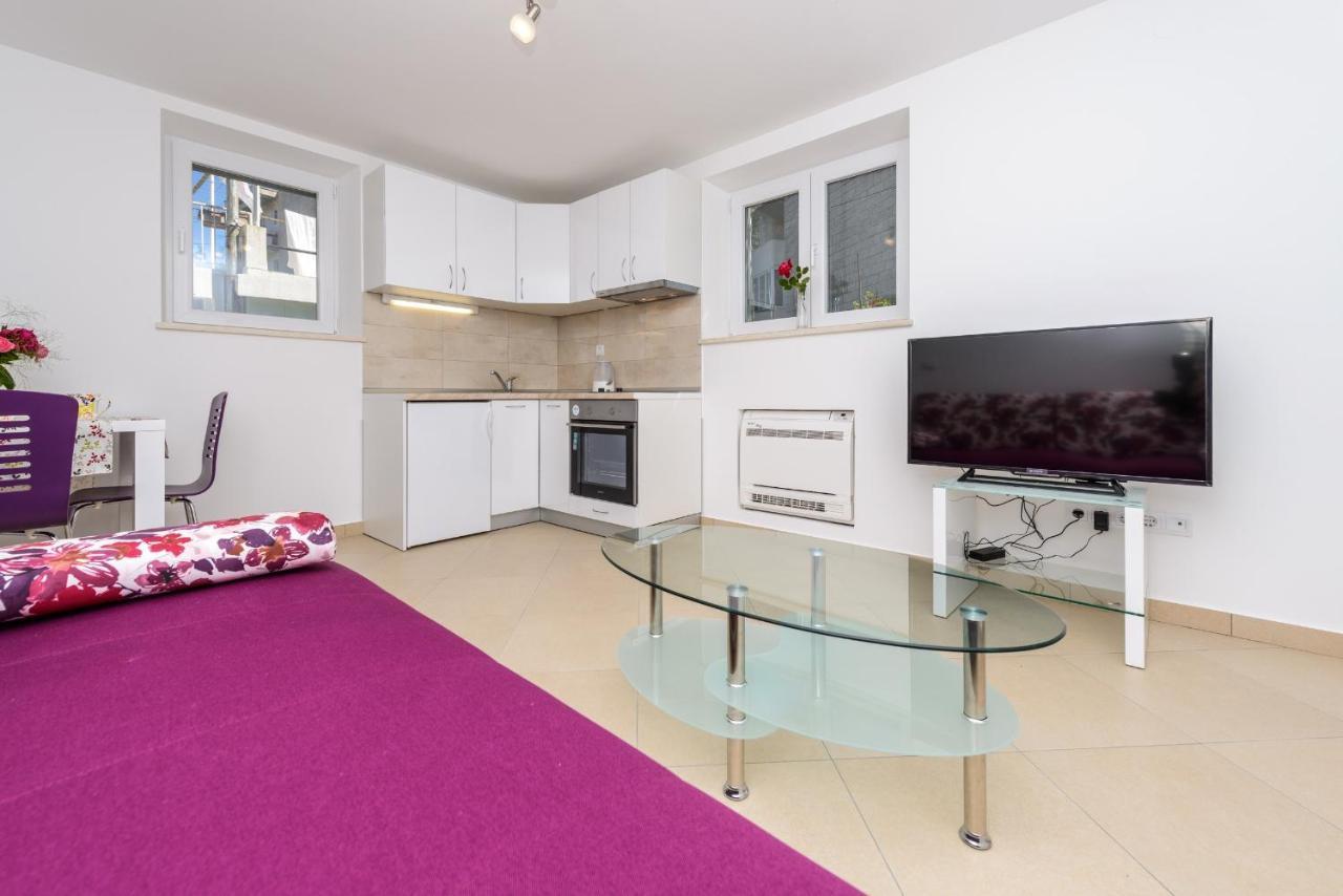 Pavlina Apartment *